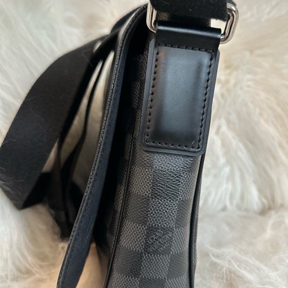 Auth gently used Louis Vuitton Daimer Graphite PM N41260 - Picture 5 of 9